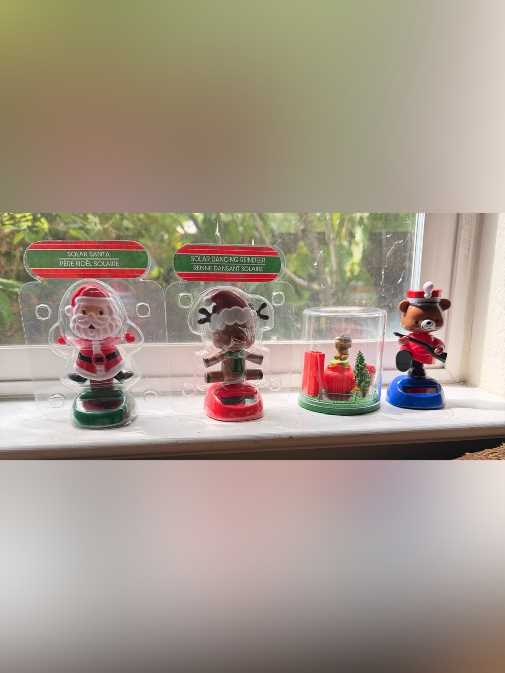 Set of 4 solar Christmas decorations